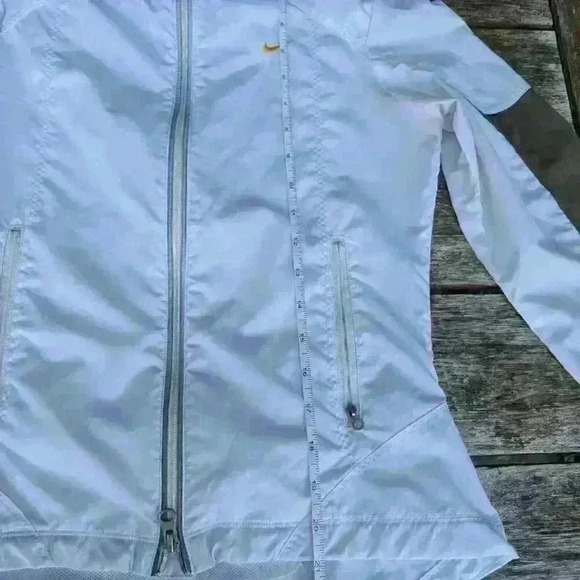 White and grey Nike windbreaker size xs - Picture 4 of 5
